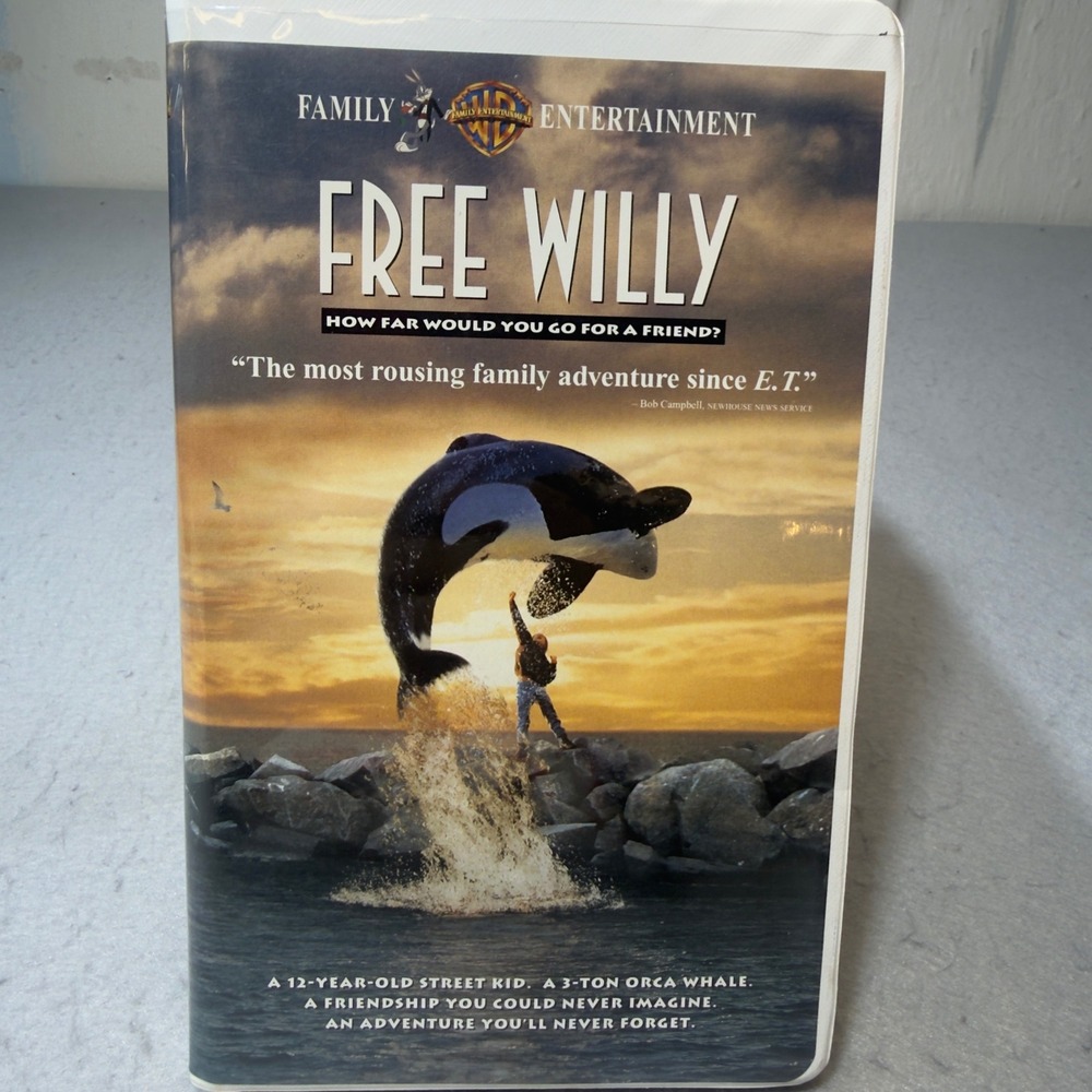 Free Willy VHS 1993 Warner Bros Family Entertainment Clamshell‎ Case PG Movie